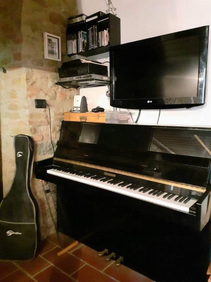 ויקיו Tuscan Hills Near Florence - Stone House מראה חיצוני תמונה